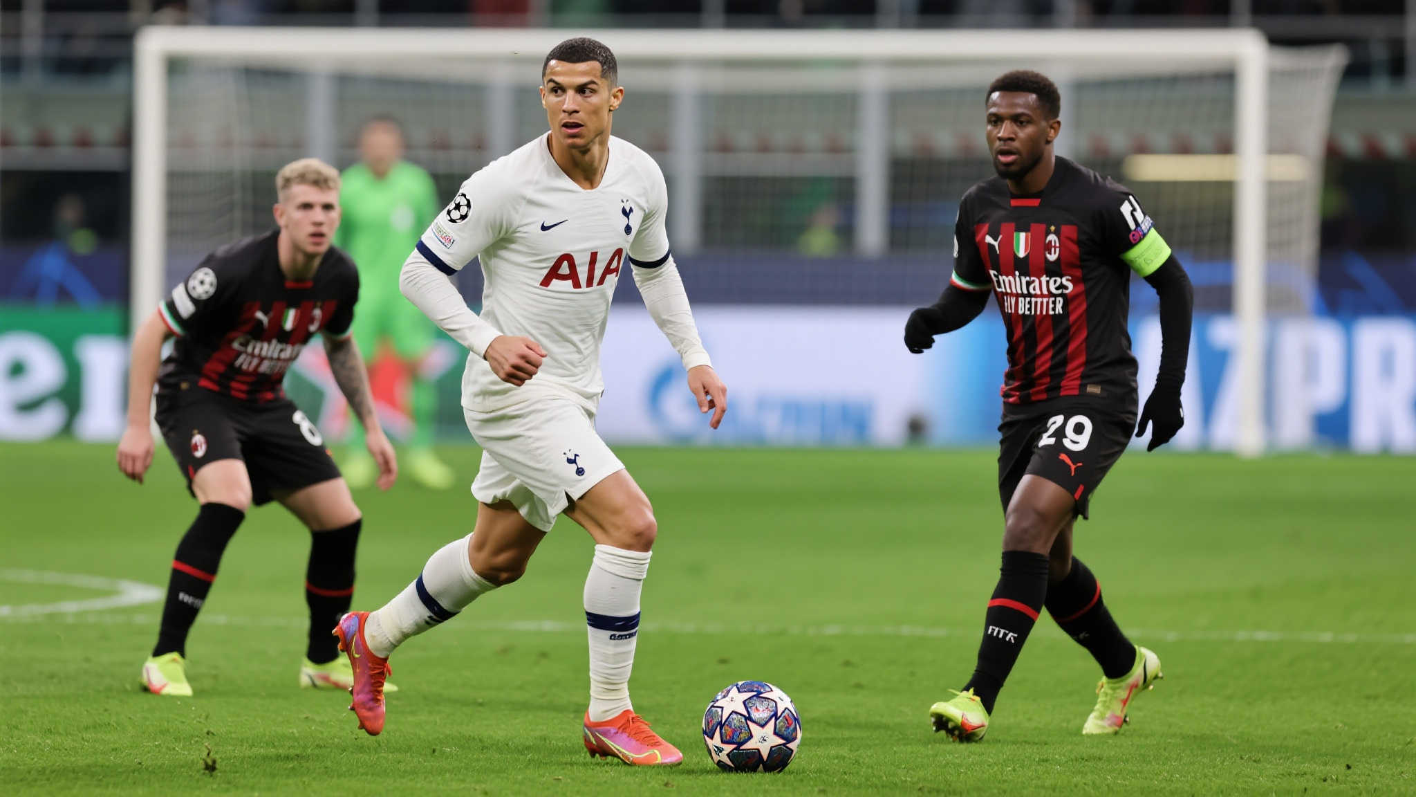 莱万:当今足坛顶级前锋稀缺,稳定连场进球者寥寥 随着足球战术的发展与变化,单一定位于禁区内终结者角